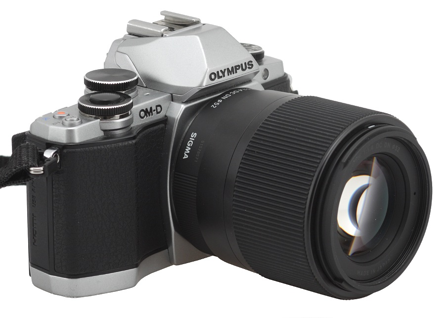 C 30 mm f/1.4 DC review Introduction - LensTip.com